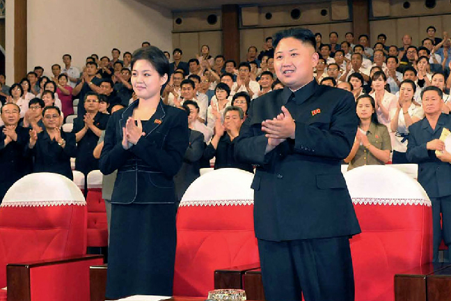 Hyon Song-wol och Kim Jong-un på föreställning.