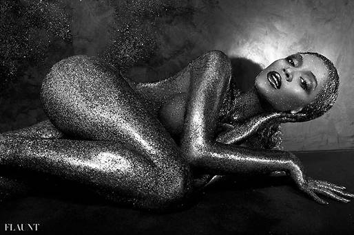 Beyoncé poserade naken och kroppsmålad för magasinet Flaunt. Beyoncé poserade naken och kroppsmålad för magasinet Flaunt.