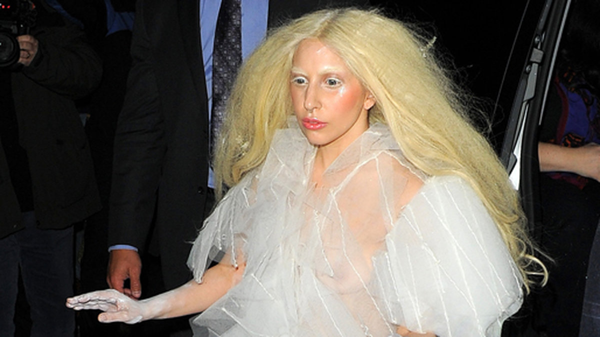 Och sist men inte minst – så här såg Gaga ut i London i helgen. Diskret.