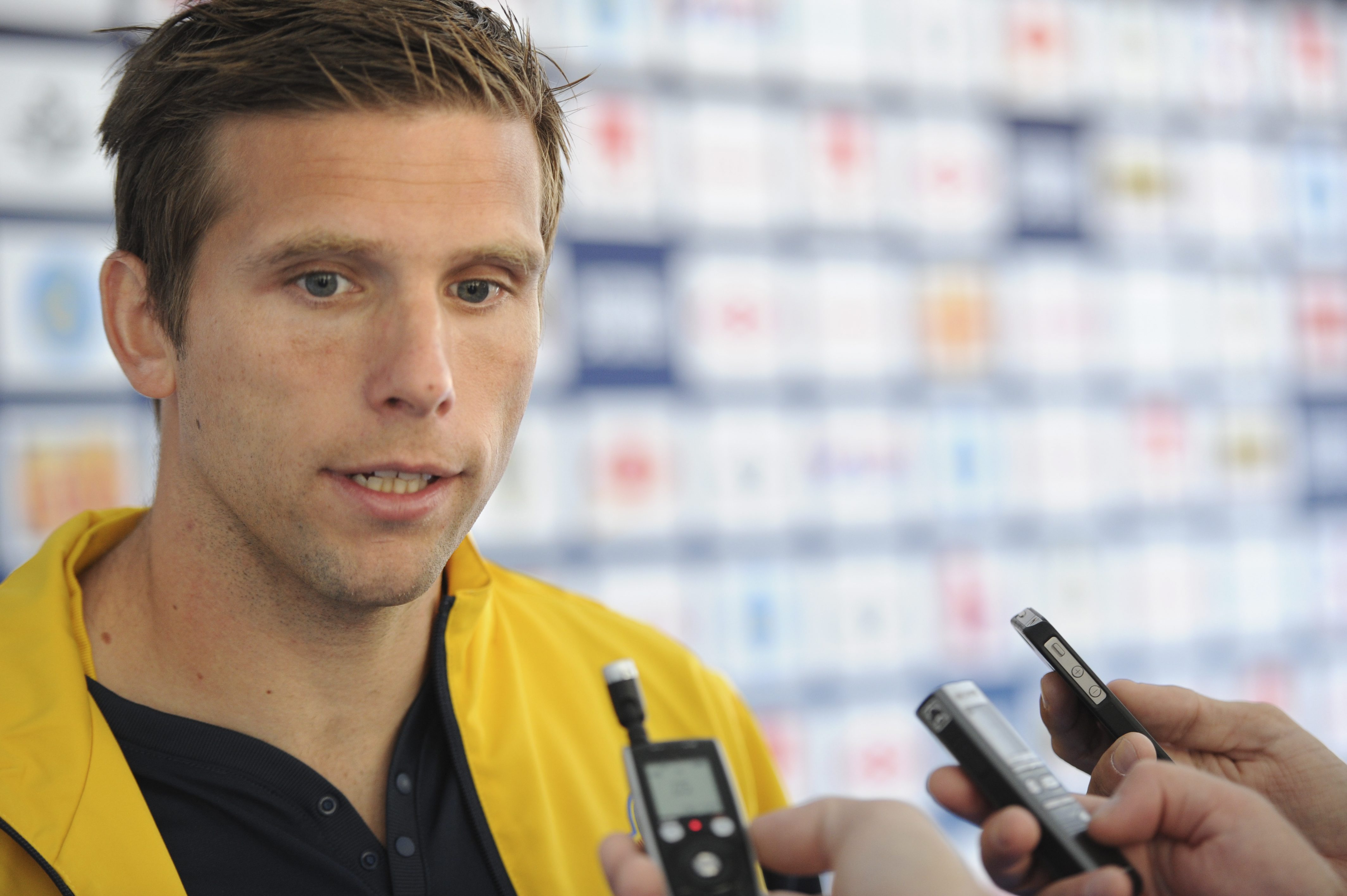 Anders Svensson kände på sig att han skulle bli petad i öppningsmatchen mot Ukraina redan när landslaget samlades inför EM i Stockholm.