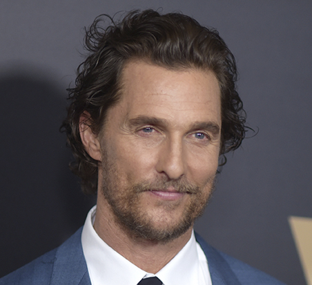 Matthew McConaughey har gjort en hårtransplantation. Matthew McConaughey har gjort en hårtransplantation.