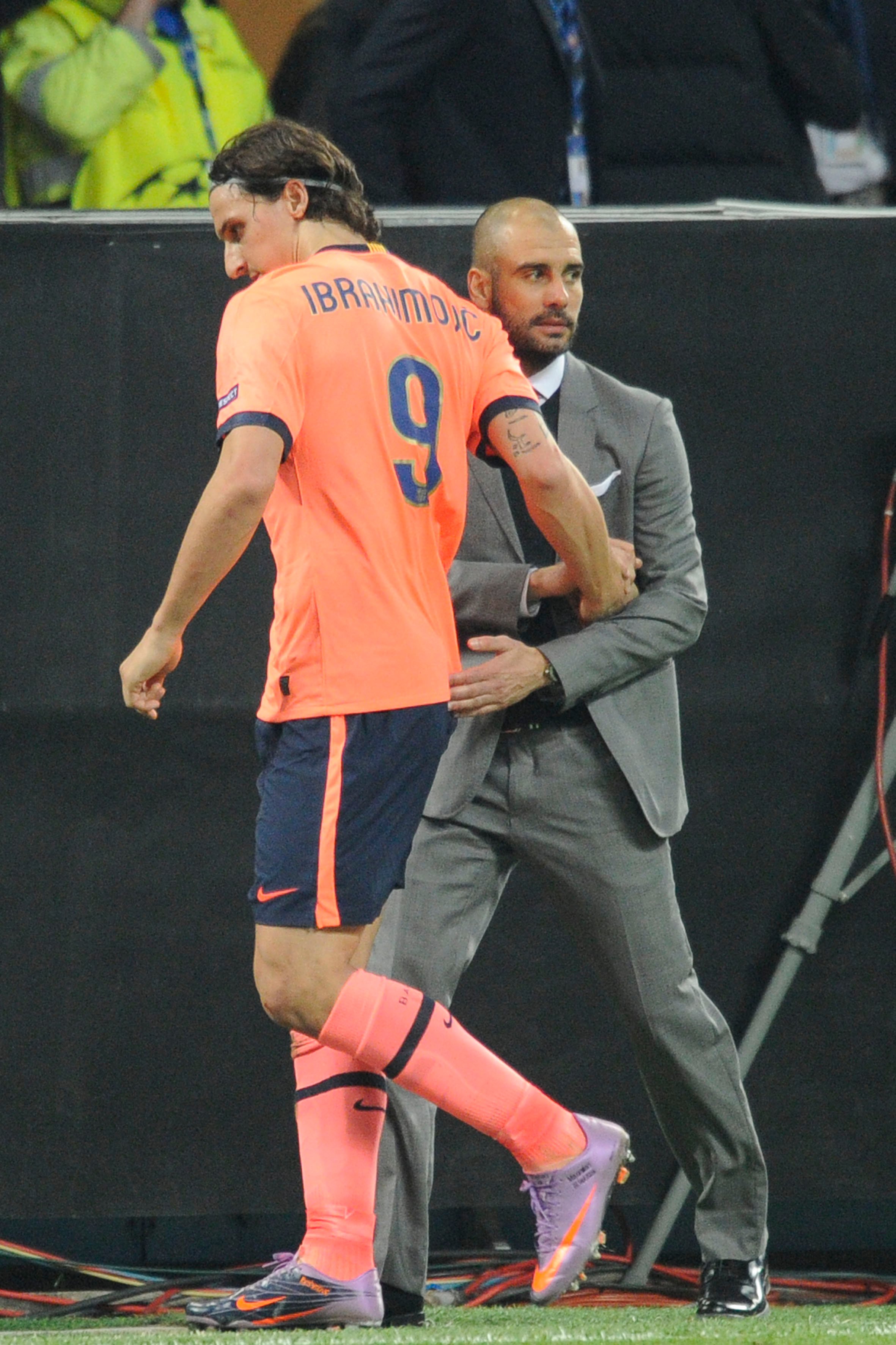 Zlatan och Barcelonas tränare Pep Guardiola kommer inte alls överens och den dåliga stämningen mellan de båda uppmärksammas hårt i media. Zlatan och Barcelonas tränare Pep Guardiola kommer inte alls överens och den dåliga stämningen mellan de båda uppmärksammas hårt i media.
