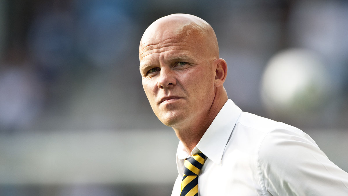 AIK:s sportchef Jens T Andersson håller dock inte med: "När han gjorde sitt val och gick till Elfsborg så var min uppfattning att hans AIK-status skulle sjunka ganska drastiskt".