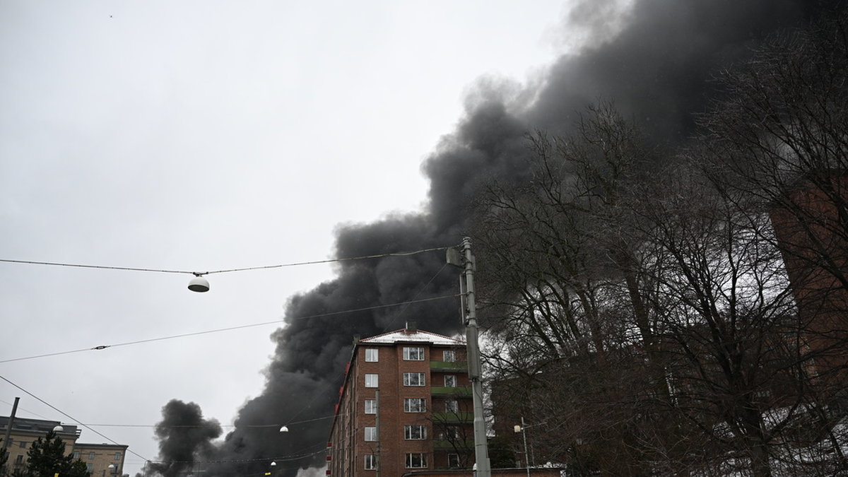 Den kraftiga branden i Lisebergs vattenvärld Oceana den 12 februari spred tjock svart rök över Göteborg.