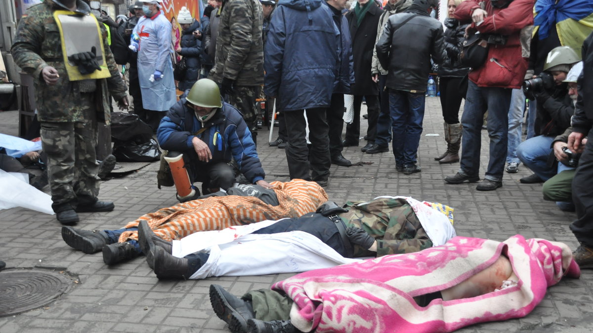 Döda människor på Självständighetstorget i Kiev.