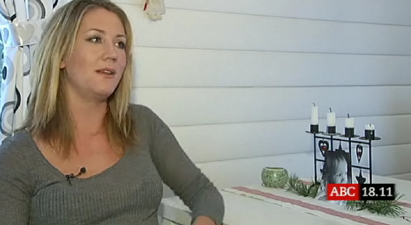 Sofie Karlsson, 25, fick sin sjukpenning indragen efter att ha missat ett möte med Arbetsförmedlingen - samma dag som hennes son dog.