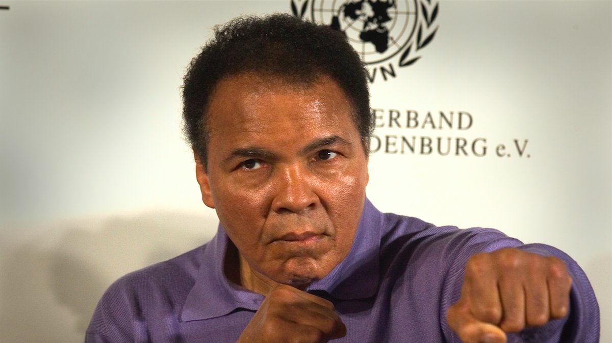 Personen som inte behöver någon länge beskrivning. Muhammad Ali dog den tredje juni 2016. 