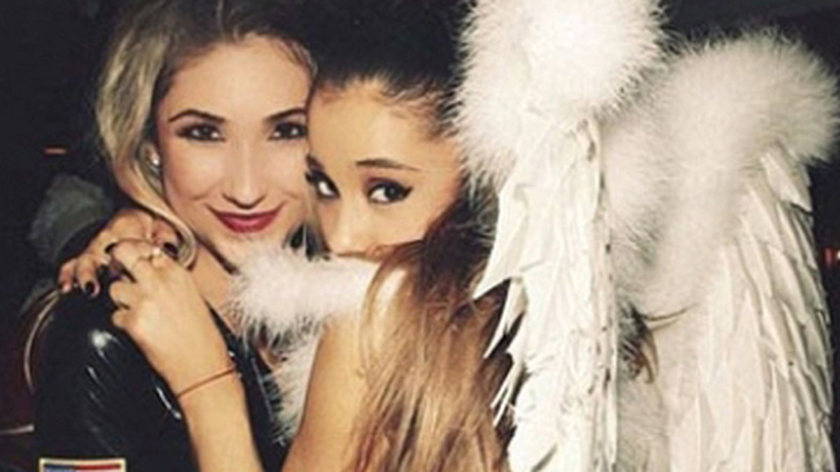 Ariana Grande har änglavingar.