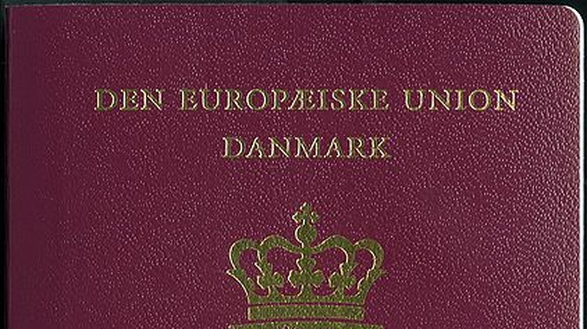 Det är första gången som någon förlorar ett danskt medborgarskap.