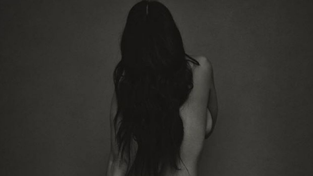 Kourtney Kardashian gjorde även hon en nakenplåtning. Då såg det ut såhär – något hon delade med sig av på Instagram. 