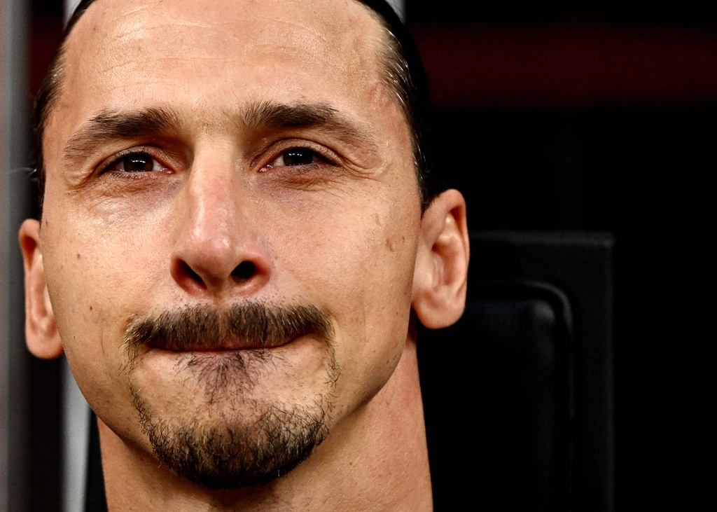 Zlatan Ibrahimovic var tårögd under hyllningen på San Siro.