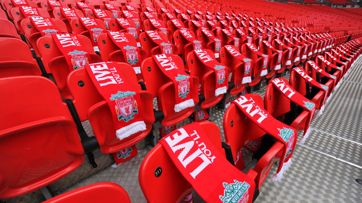 Under FA-cupsemifinalen mellan Arsenal och Wigan förra helgen lämnades 96 platser tomma tillsammans med Liverpool-halsdukar. 