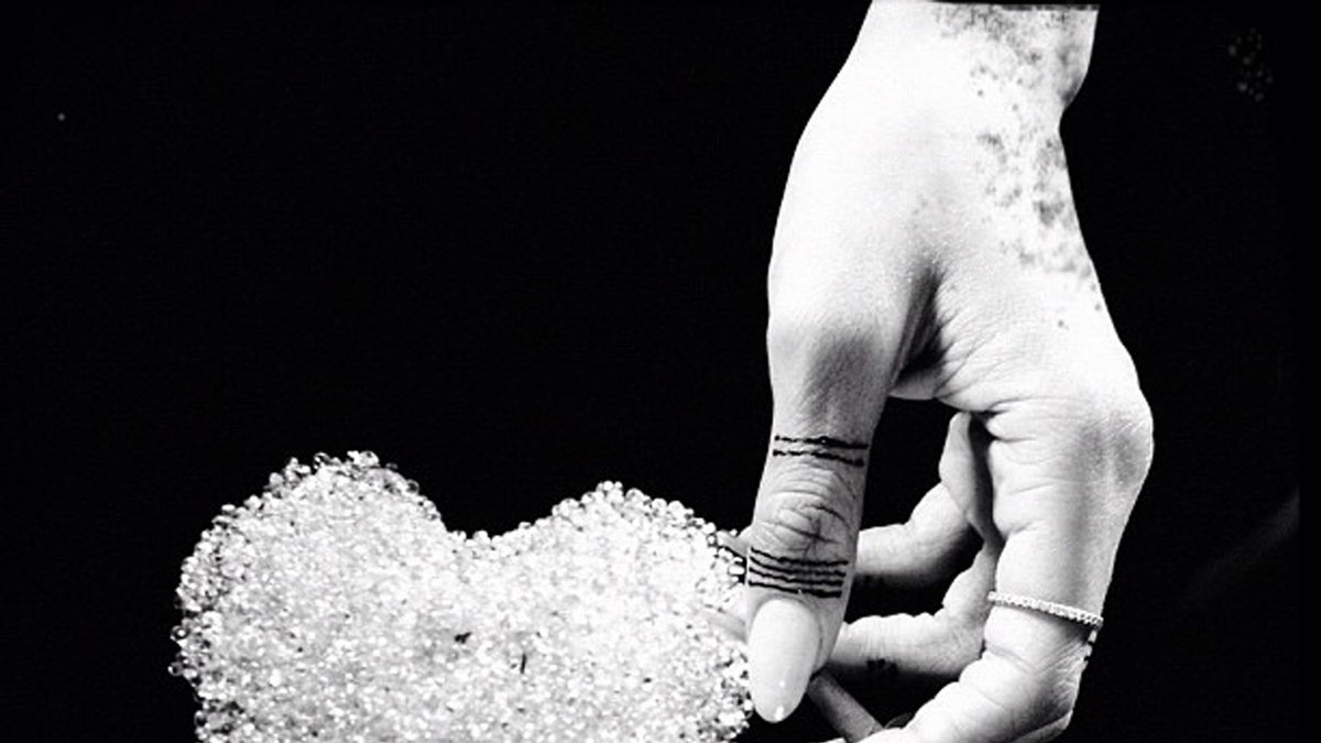 Rihanna Instagrammar: Smokin Diamonds Supplied
