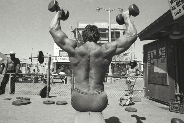 Redan som 23-åringen - 1970 - vann han den mest prestigfyllda bodybuildingtävlingen i världen och kunde lägga till "Mr Olympia" på visitkortet. Han är till dags datum den yngste personen som vunnit tävlingen. Och Schwarzenegger slutade inte där. Han domin Redan som 23-åringen - 1970 - vann han den mest prestigfyllda bodybuildingtävlingen i världen och kunde lägga till "Mr Olympia" på visitkortet. Han är till dags datum den yngste personen som vunnit tävlingen. Och Schwarzenegger slutade inte där. Han domin