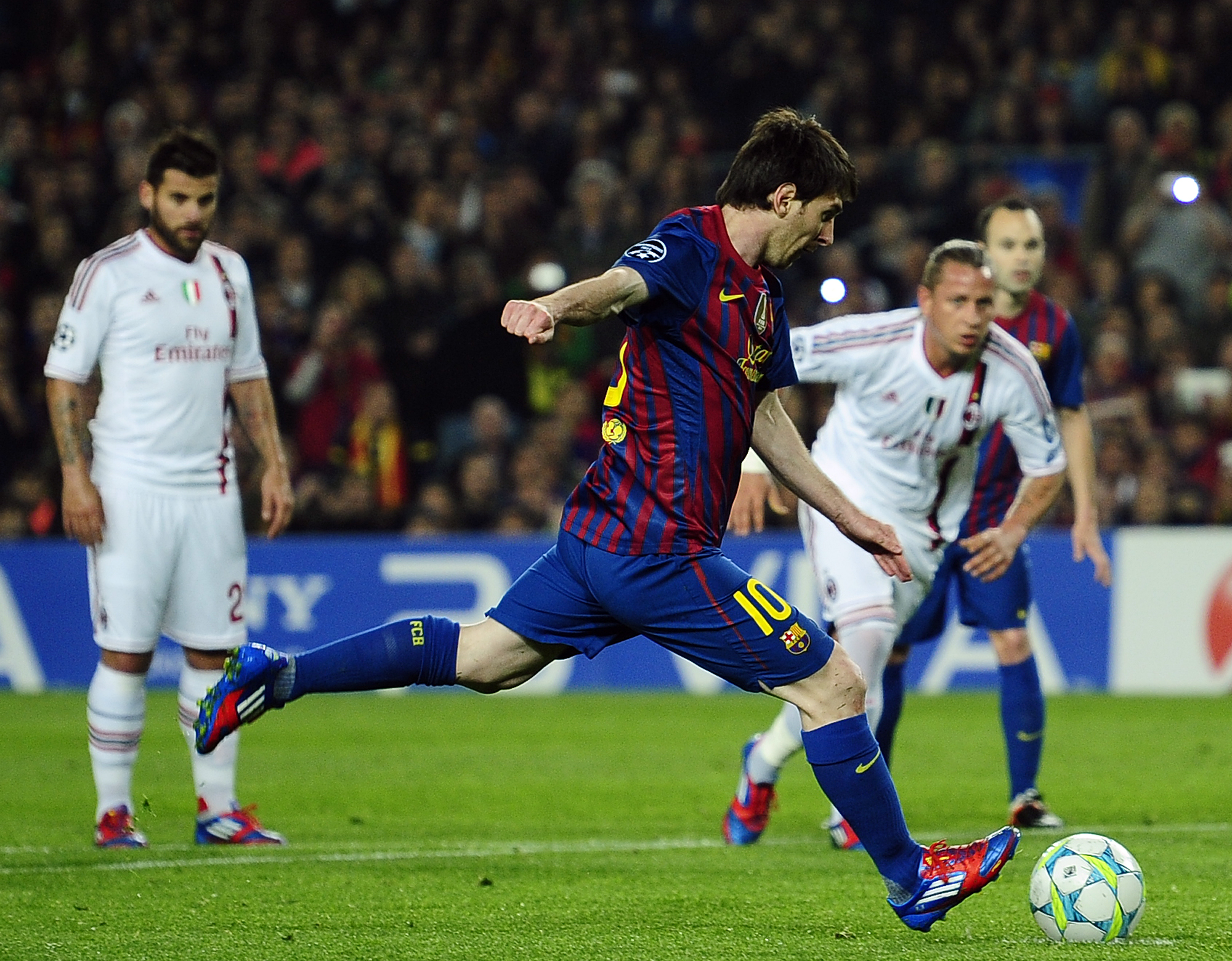 Messi är mest pricksäker av de två. Barca-stjärnan har totalt skjutit 179 skott, varav 88 har gått på mål. 