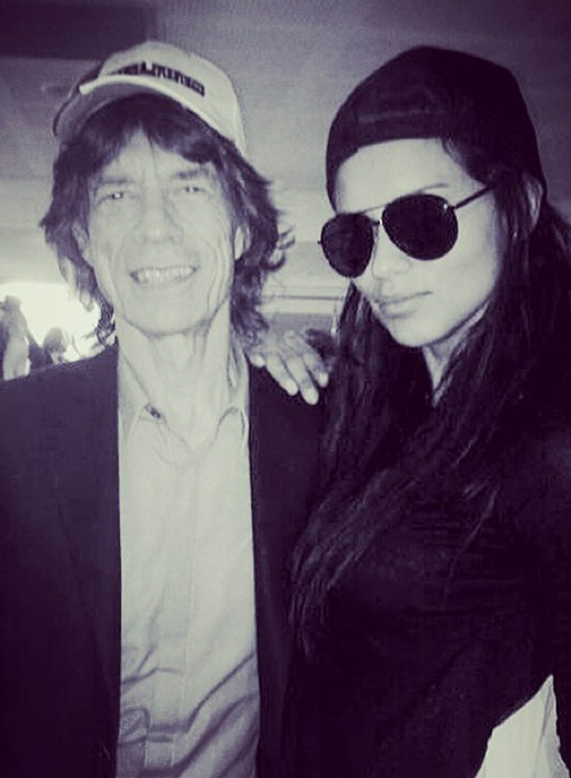 Adriana Lima hänger med Mick Jagger. Adriana Lima hänger med Mick Jagger.