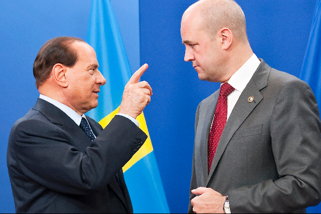 Hörru Fredrik Reinfeldt. Vad sägs om en femma för din tanke? Hörru Fredrik Reinfeldt. Vad sägs om en femma för din tanke?