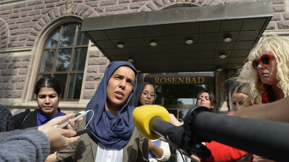 Fatima Doubakil, en av företrädarna för Hijabuppropet, efter mötet med Beatrice Ask.
