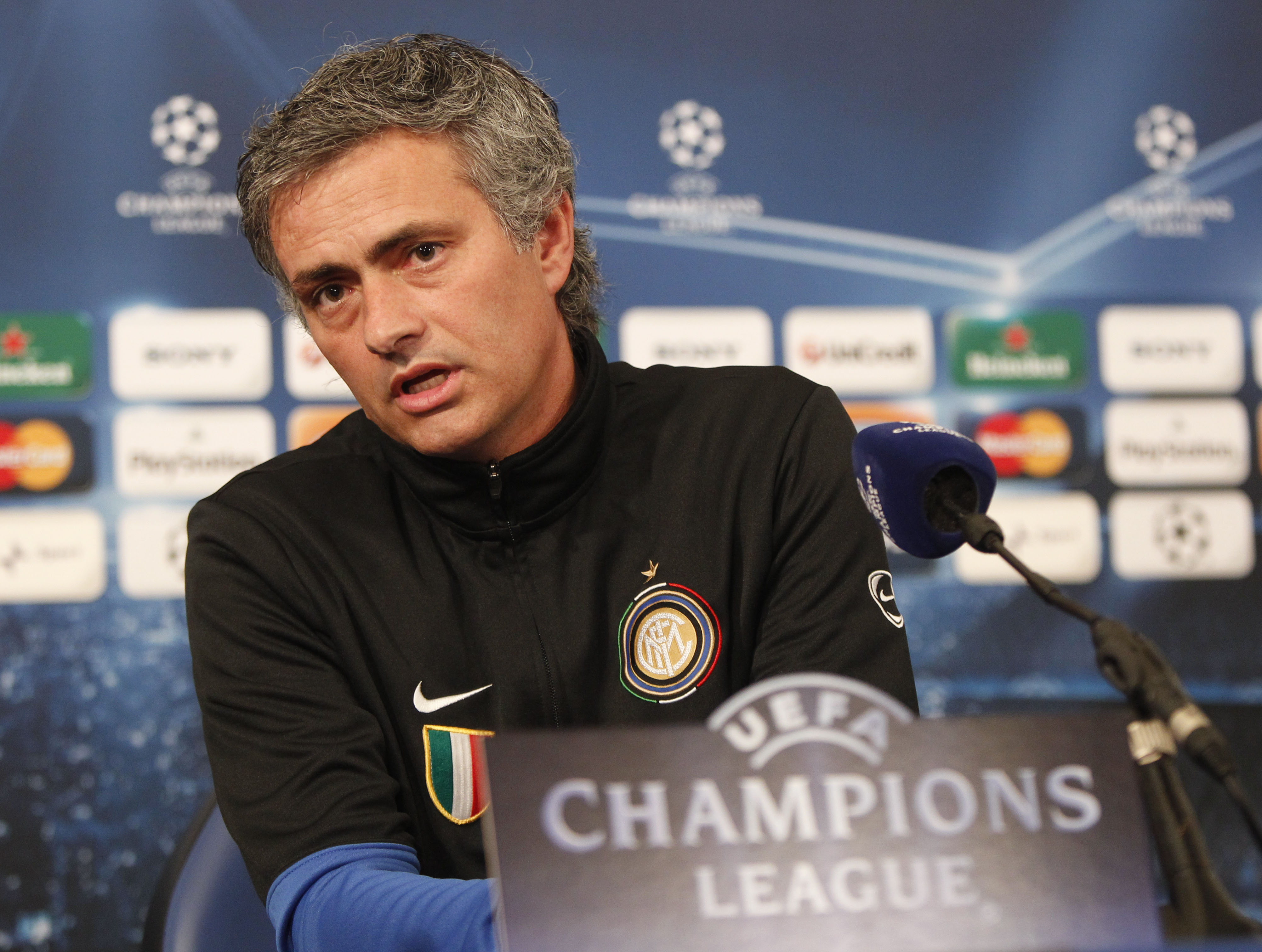 Jose Mourinho har uttryckt sitt missnöje med italiensk fotboll och saknar England.