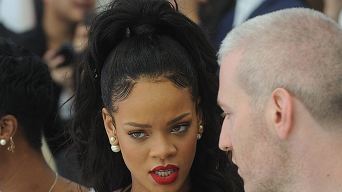 Rihanna tillsammans med Mel Ottenberg på Dior Cruise 2015 Fashion Show i Brooklyn.