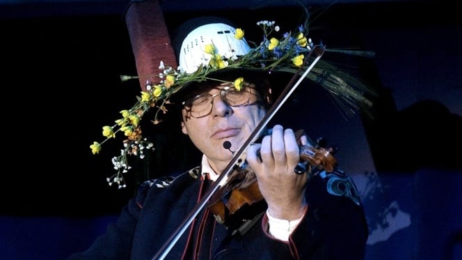 Alm Nils Ersson har spelat fiol sedan tioårsåldern och mottar årets Zornmärke i guld. Arkivbild.