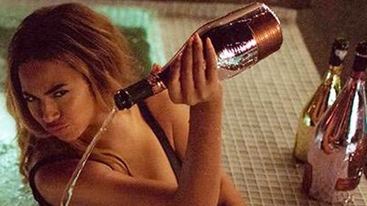 Beyonce vaskade champagne för 150 000 kronor.