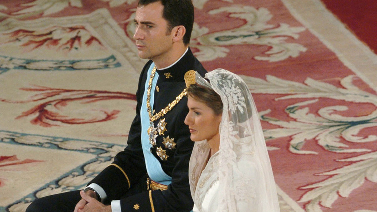 När den spanska kronprinsen Felipe gifte sig med tv-reportern Letizia Ortiz Rocasolano den 22 juni 2004 blev det en fest utan dess like.