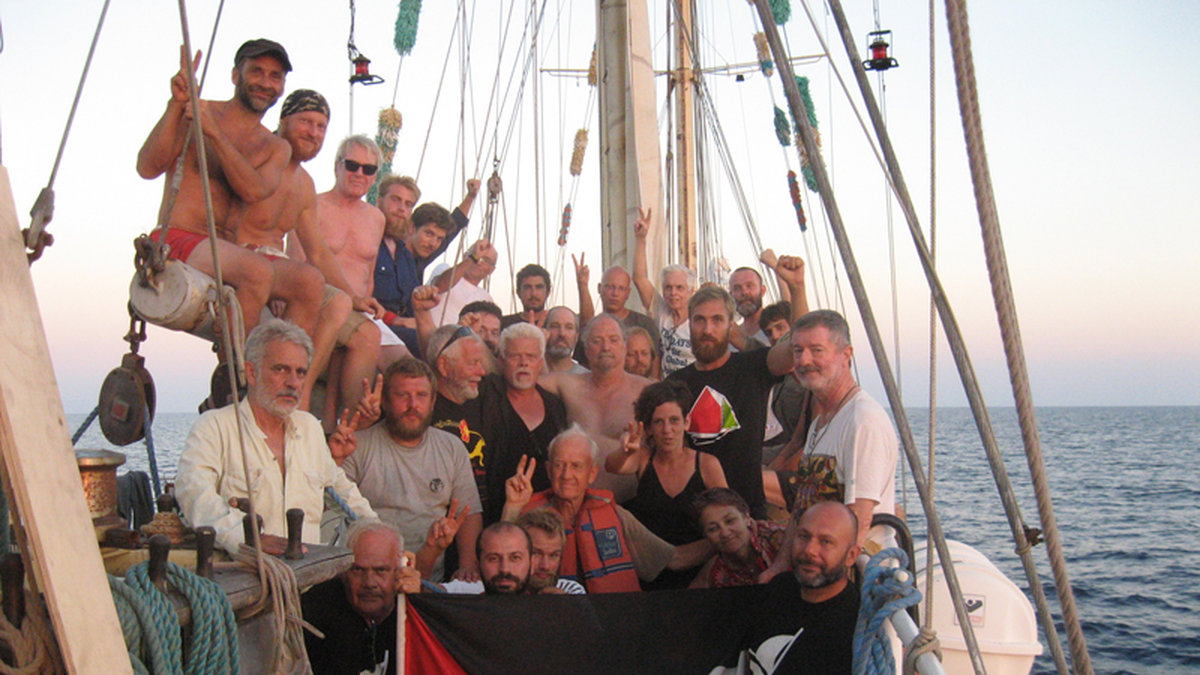 Svenska aktivister från Ship to Gaza har förts till fängelse.