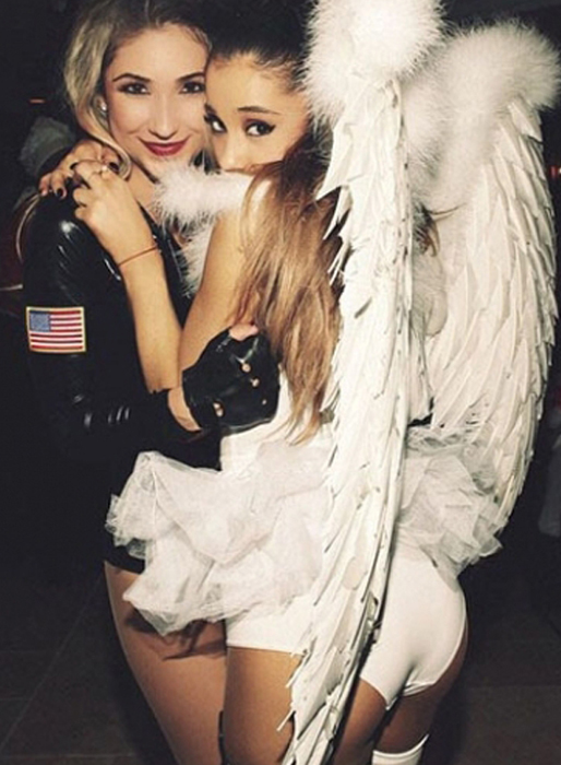 Ariana Grande har änglavingar.