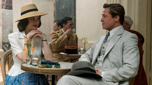 Brad Pitt och Marion Cotillard filmar en scen till filmen som utspelar sig under andra världskriget. 