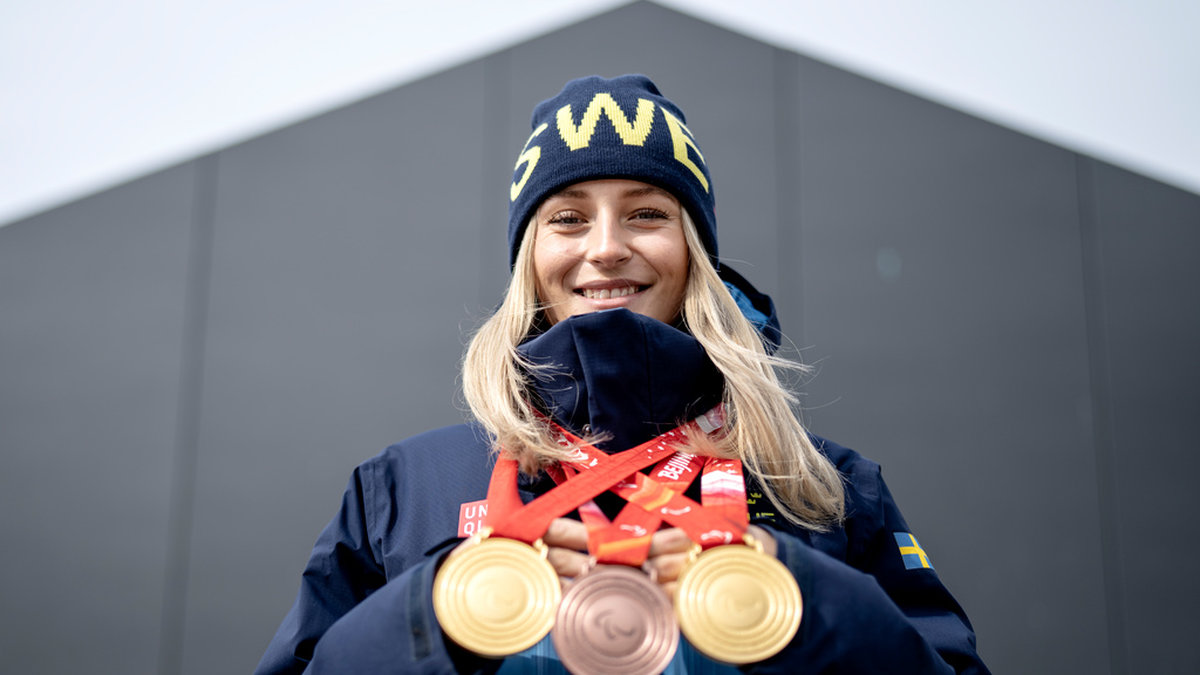 Ebba Årsjö tog hela tre medaljer, två guld och ett brons under Paralympics i Peking 2022. I världscuppremiären blev det också seger. Arkivbild.