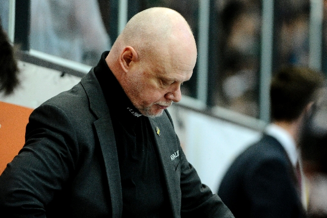 AIK-tränaren Roger Melin deppar.