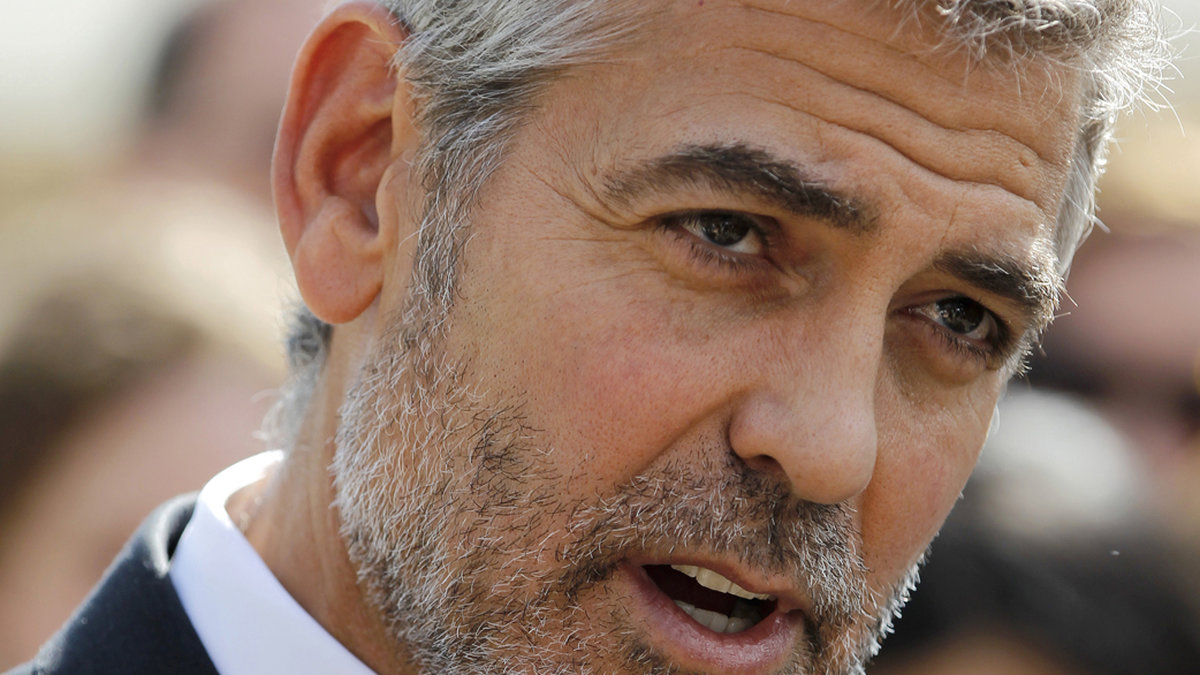 George Clooney berättade att han under 1980-talet var förtjust i kokain. – Jag gillade kokain. Kokain fick dig i form inför festen, men du kom aldrig iväg. Man tänkte alltid "wow, det här kommer bli kanon! Och sen blev du bara deprimerad, säger Clooney vidare. 