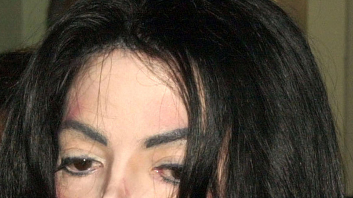 Michael Jackson var gudfar åt Harriet Lester. 