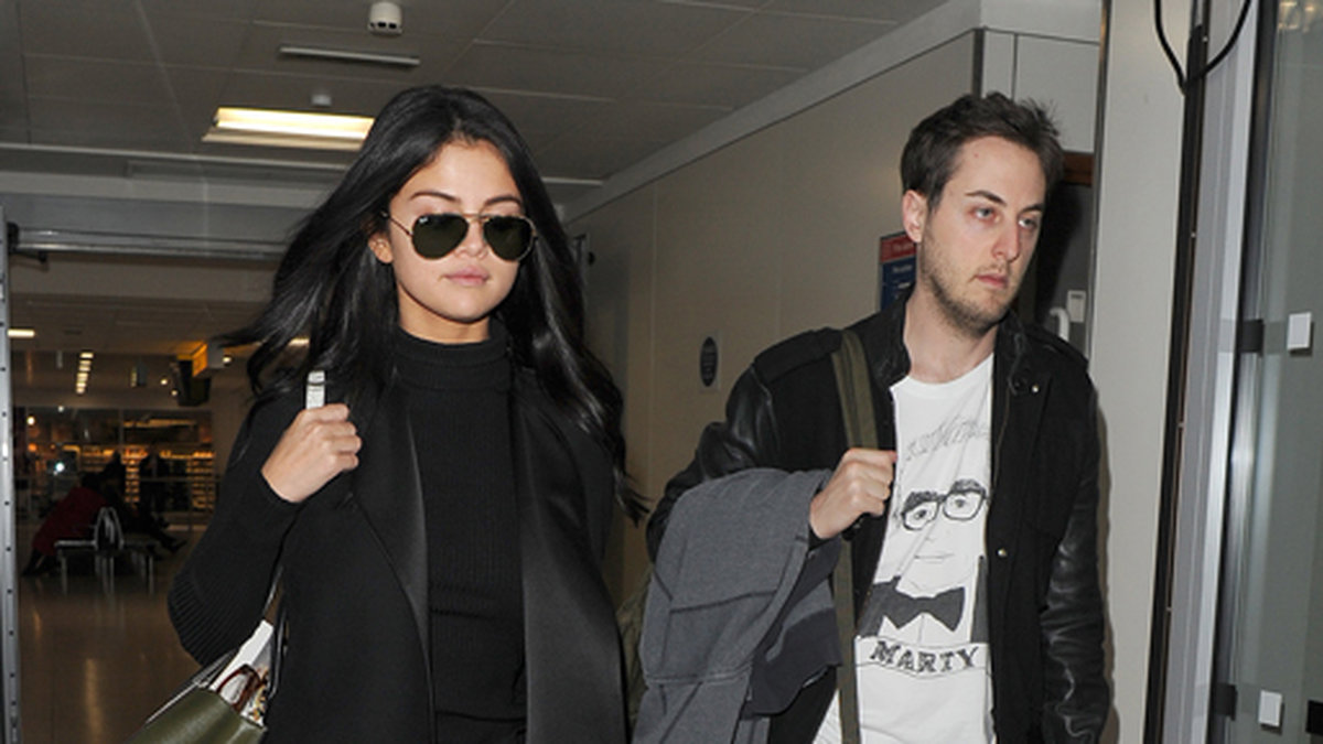 Selena Gomez landar i London. 