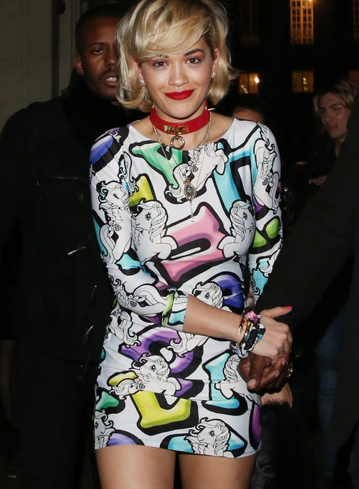En färgstark Rita Ora lämnar nattklubben Chinawhite i London. En färgstark Rita Ora lämnar nattklubben Chinawhite i London.