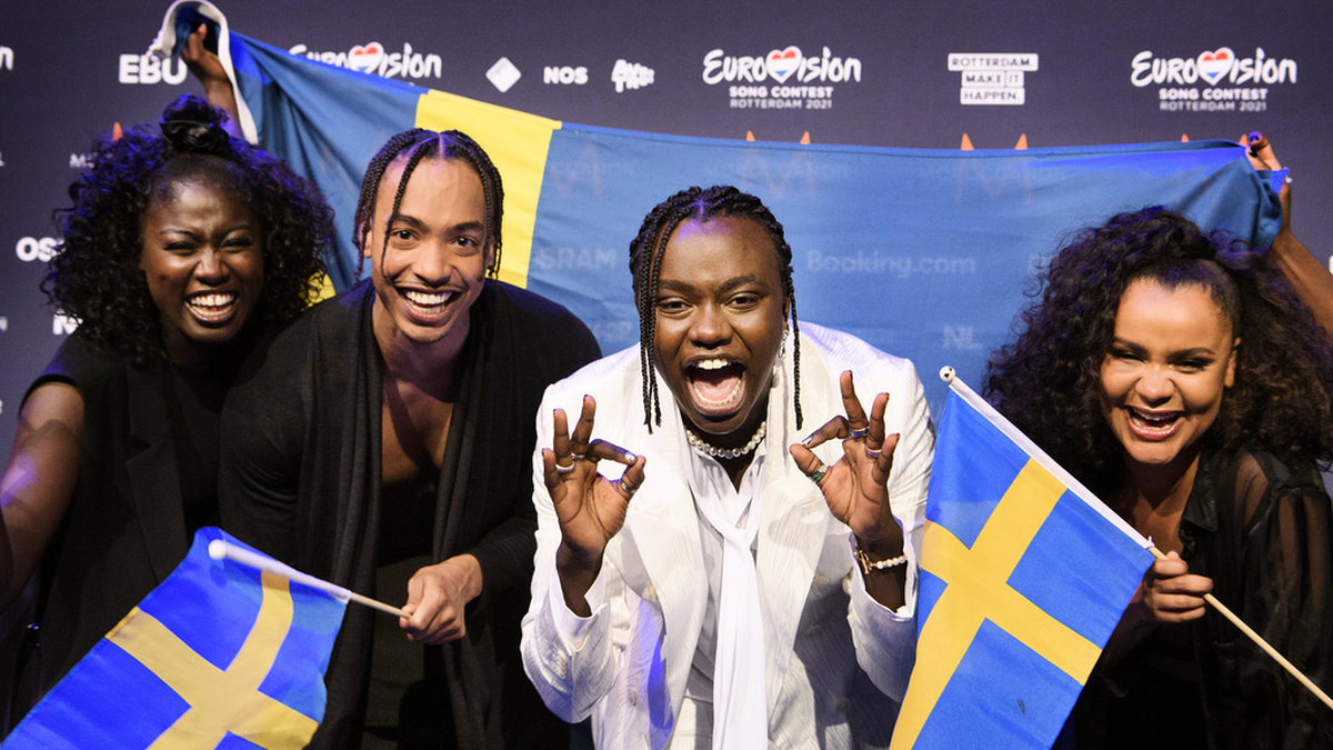 Tusse tillsammans med sina dansare efter semifinalen i Eurovision Song Contest. Arkivbild.