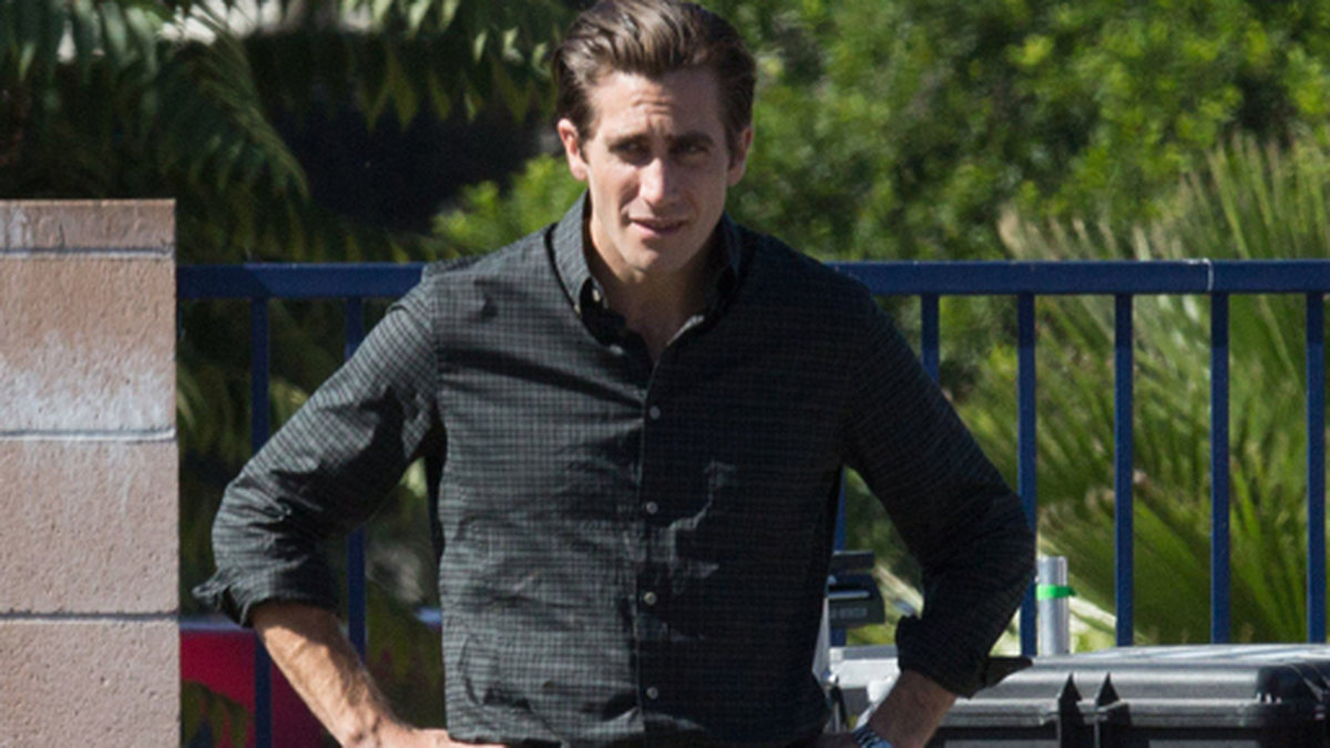 Jake Gyllenhaal kämpar på med en scen under en inspelning i Beverly Hills. 