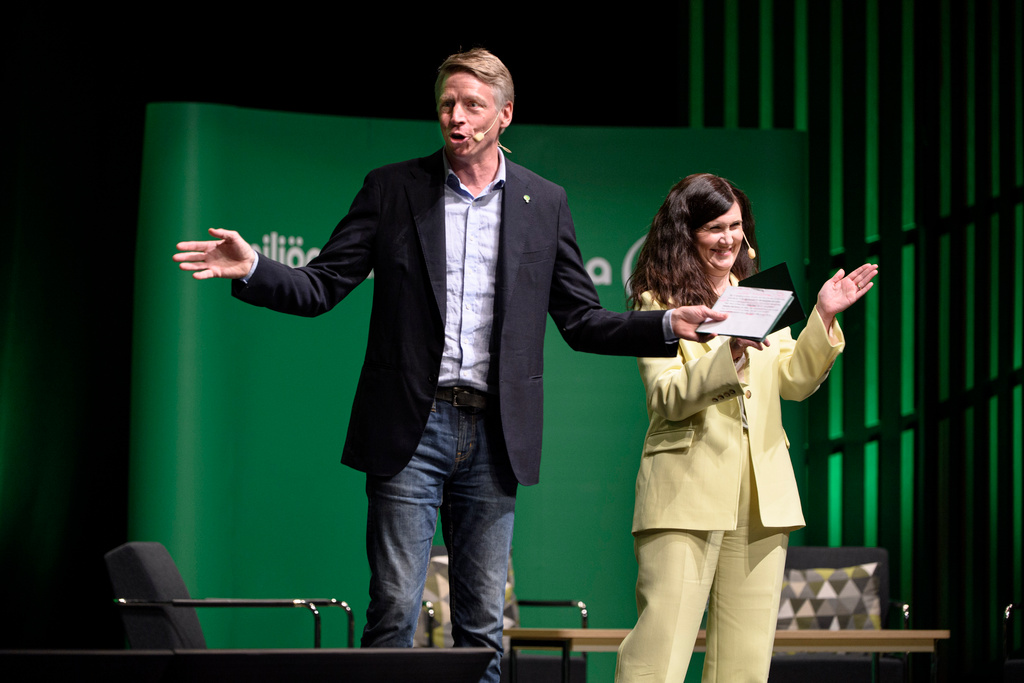 Språkrören Per Bolund och Märta Stenevi vid Miljöpartiets valupptakt i Karlstad på lördagen.