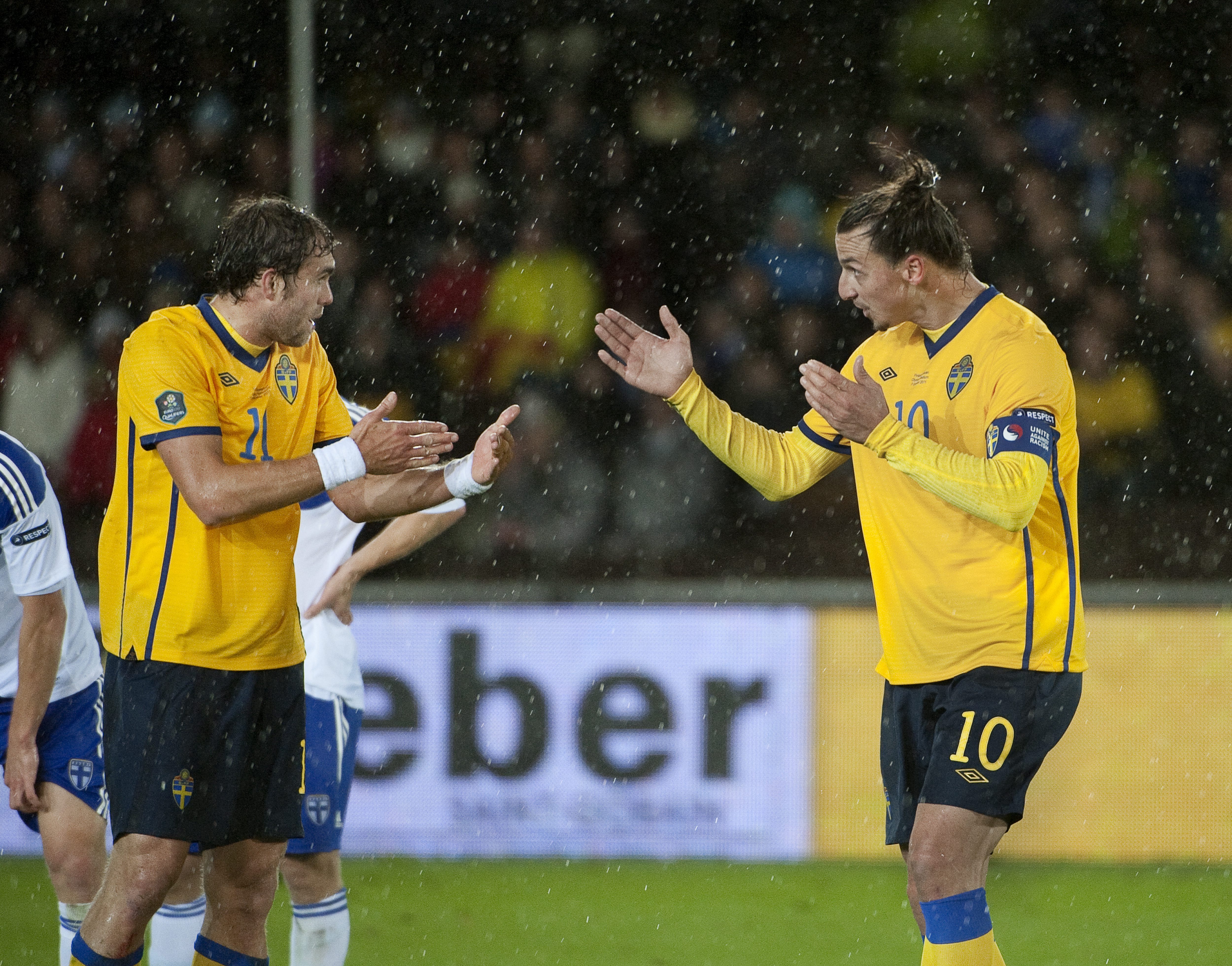 Debatten om Zlatans vara eller icke vara i det svenska landslaget är inget mindre än ett rejält stort stolpskott.