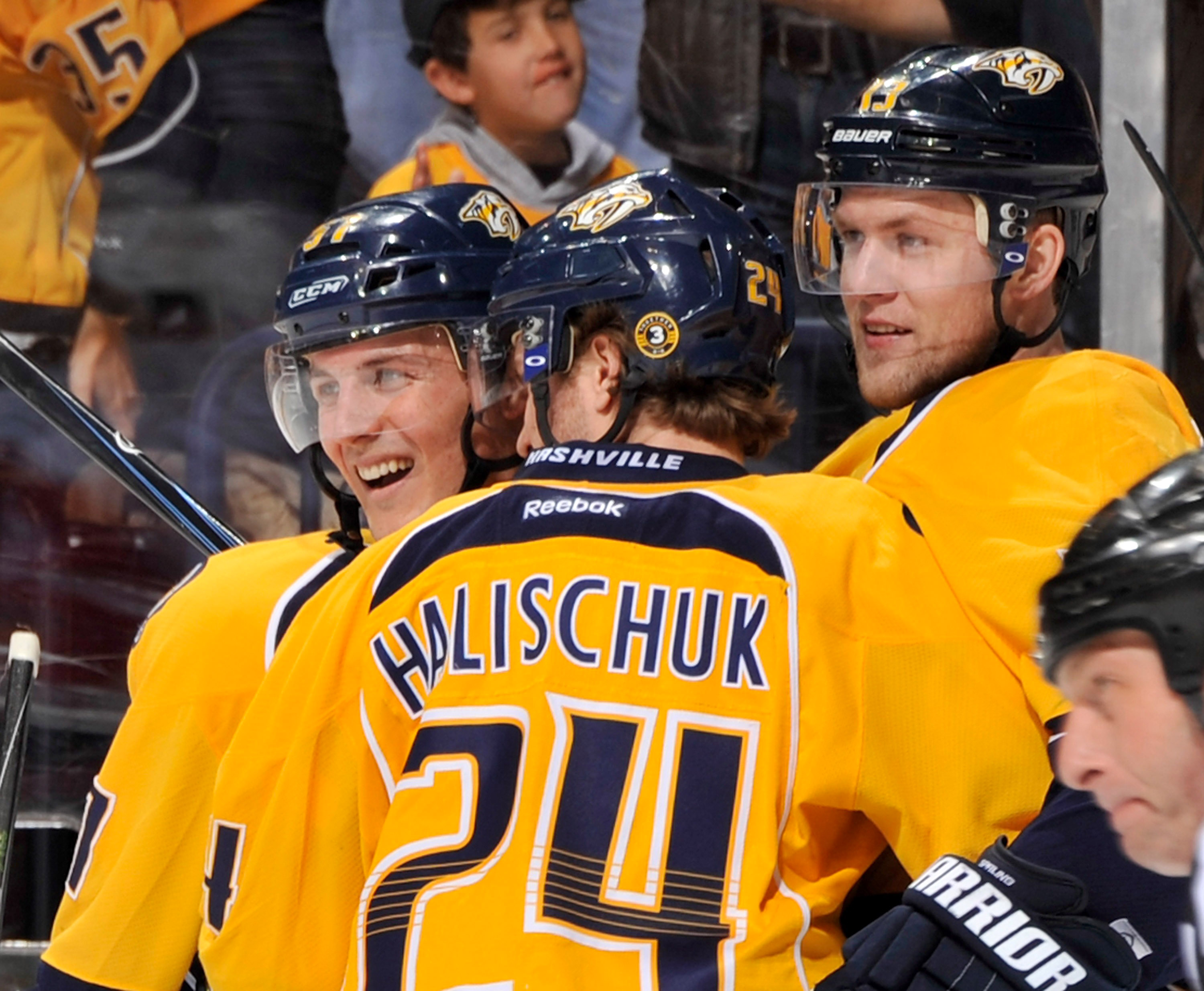 Istället blev Nashvilles unge rookie Gabriel Bourque (till vänster) matchvinnare med sina två mål. Istället blev Nashvilles unge rookie Gabriel Bourque (till vänster) matchvinnare med sina två mål.