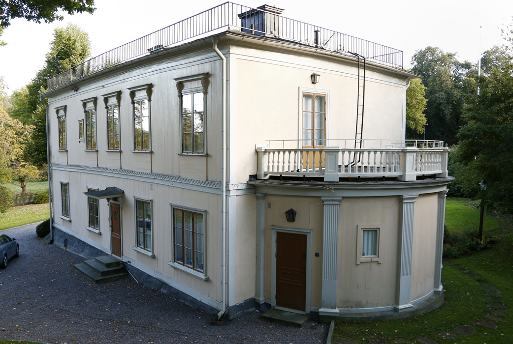 Huset har nyligen renoverats. Huset har nyligen renoverats.