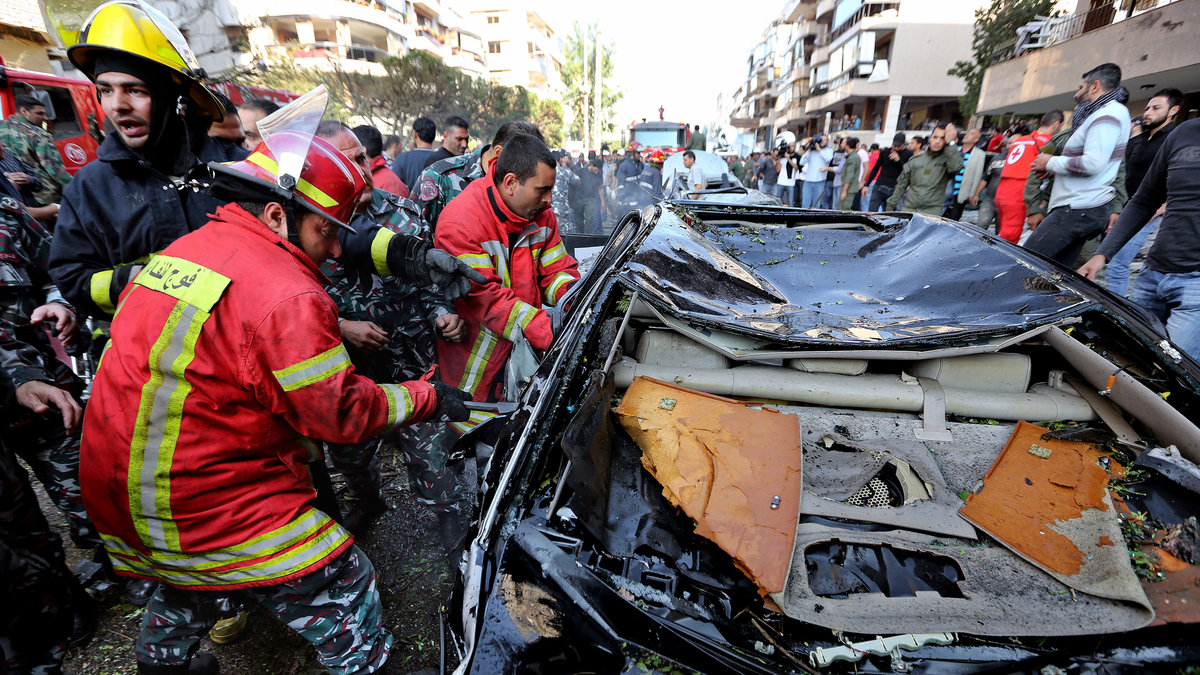 Räddningsarbetet pågår för fullt i Beirut. 