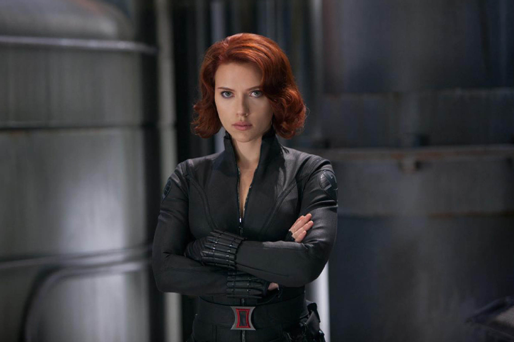 I "The Avengers" får vi dock bekanta oss med hjältinnan, då Scarlett Johansson spelar henne. I "The Avengers" får vi dock bekanta oss med hjältinnan, då Scarlett Johansson spelar henne.