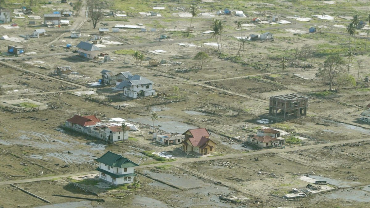 Ache, 2005, i flodvågskatastrofen sveptes det mesta bort och förödelsen var enorm. 