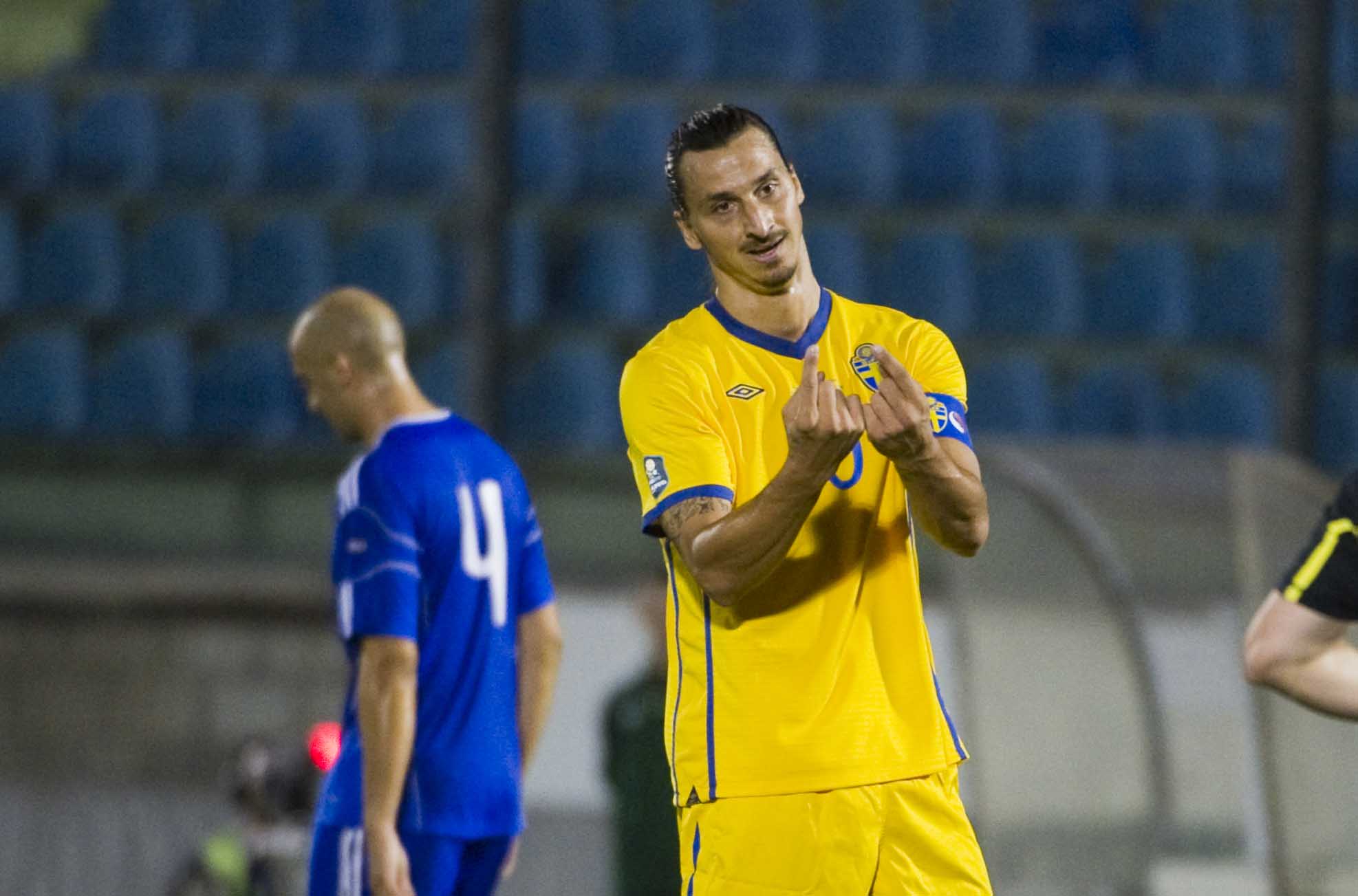 Men Zlatan hade inte lika mycket tur när han försökte. Men Zlatan hade inte lika mycket tur när han försökte.