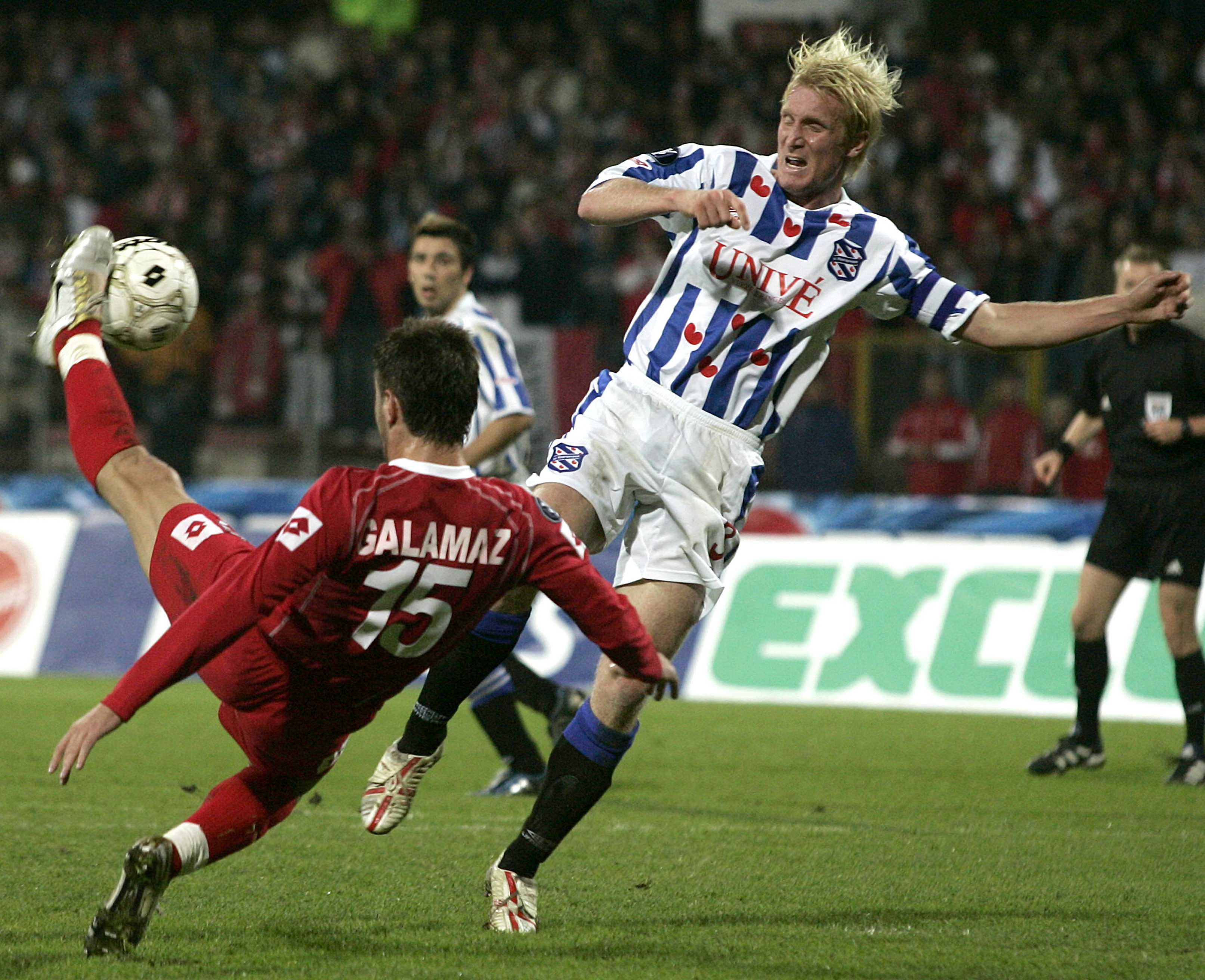 Sedan bar det av till holländska Heerenveen. Hansson hann också representera Rennes och Monaco i Frankrike.