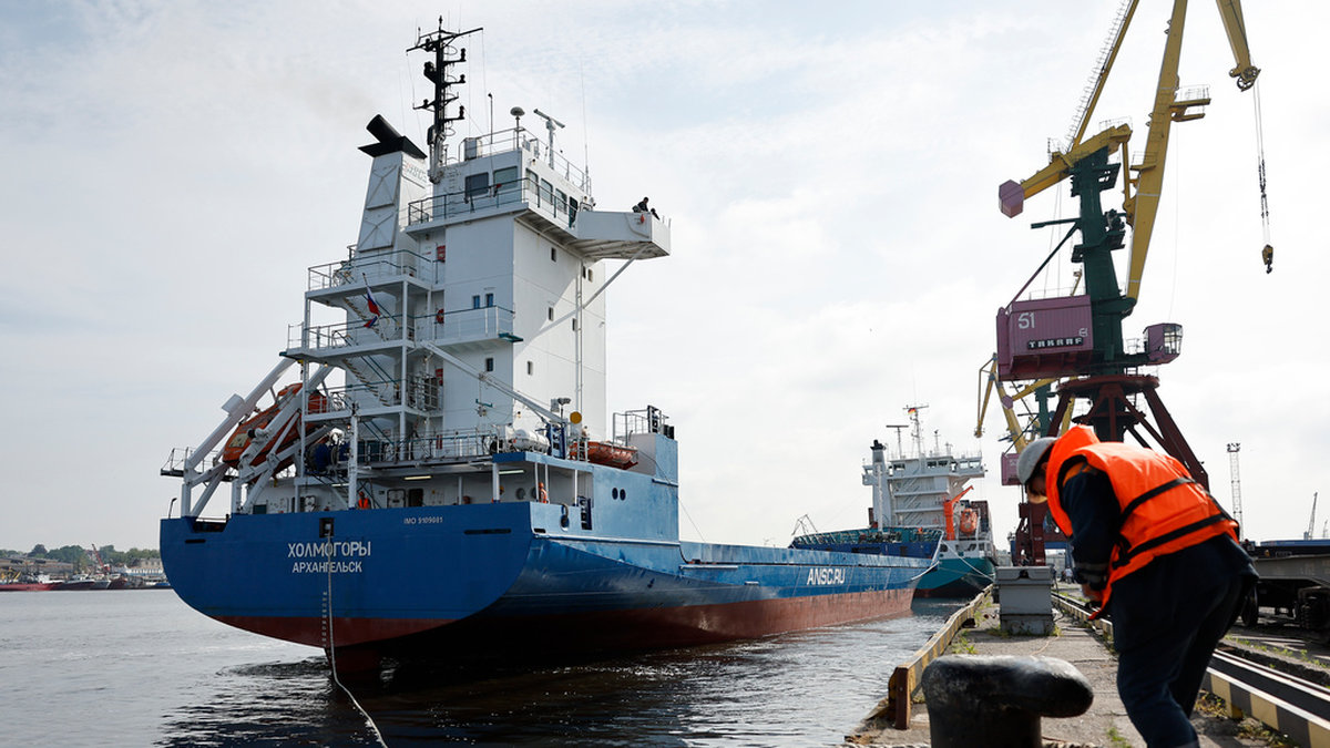 Ett ryskt lastfartyg i hamnen i Kaliningrad sommaren 2022. Arkivbild.