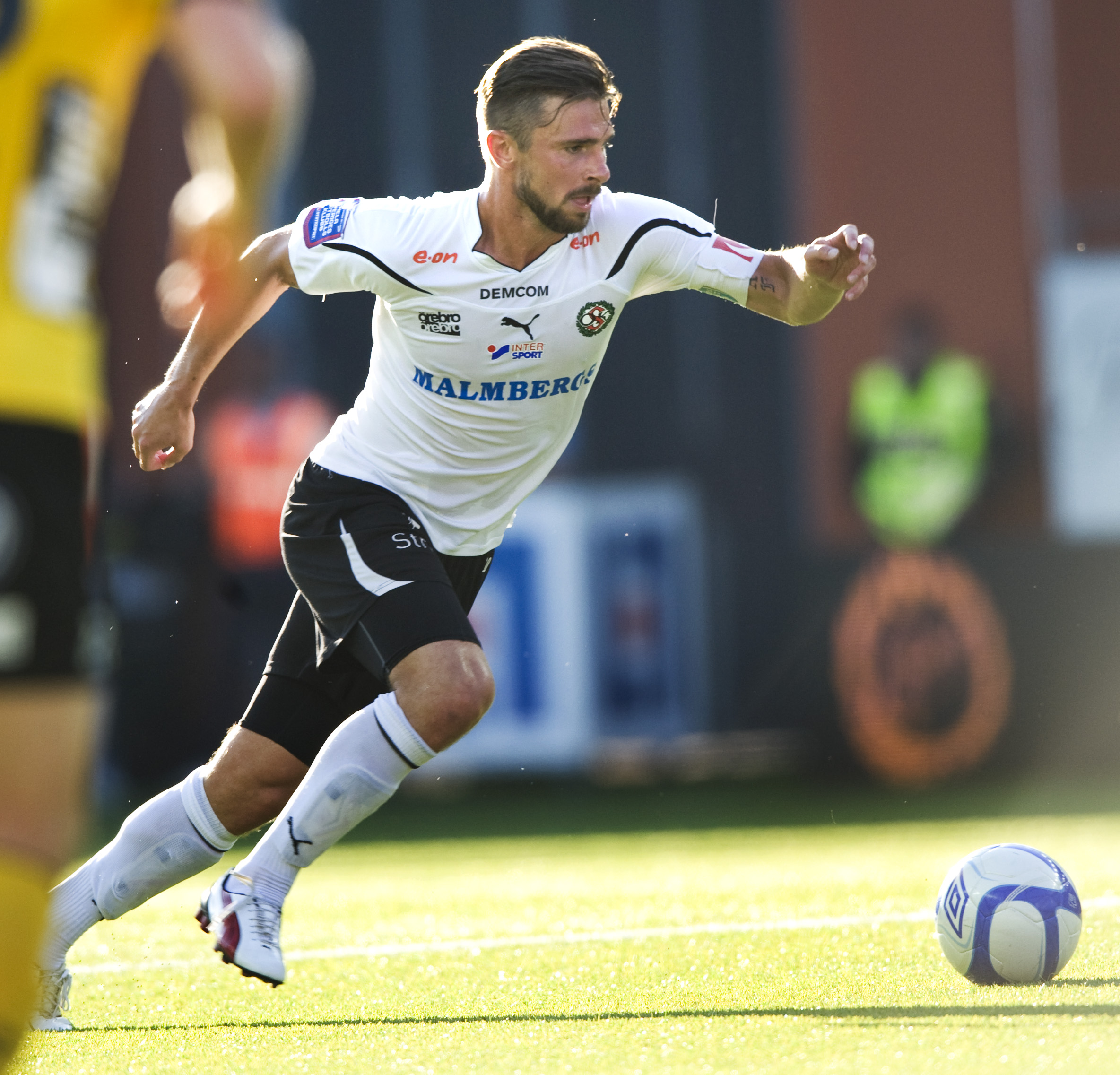 29. Valdet Rama, vänsterytter. Betyg: 3/5. Succé direkt för den vindsnabbe tyske yttern. Åtta mål blev det i debutsäsongen i allsvenskan. Skulle inte förvåna om det blev fler 2012. 29. Valdet Rama, vänsterytter. Betyg: 3/5. Succé direkt för den vindsnabbe tyske yttern. Åtta mål blev det i debutsäsongen i allsvenskan. Skulle inte förvåna om det blev fler 2012.