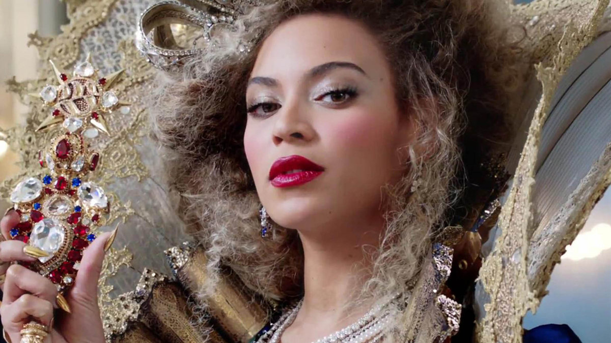 Beyoncé har alltid sex innan hon ska uppträda. Då får vi gissa att Jay-Z följer med på hennes världsturné...